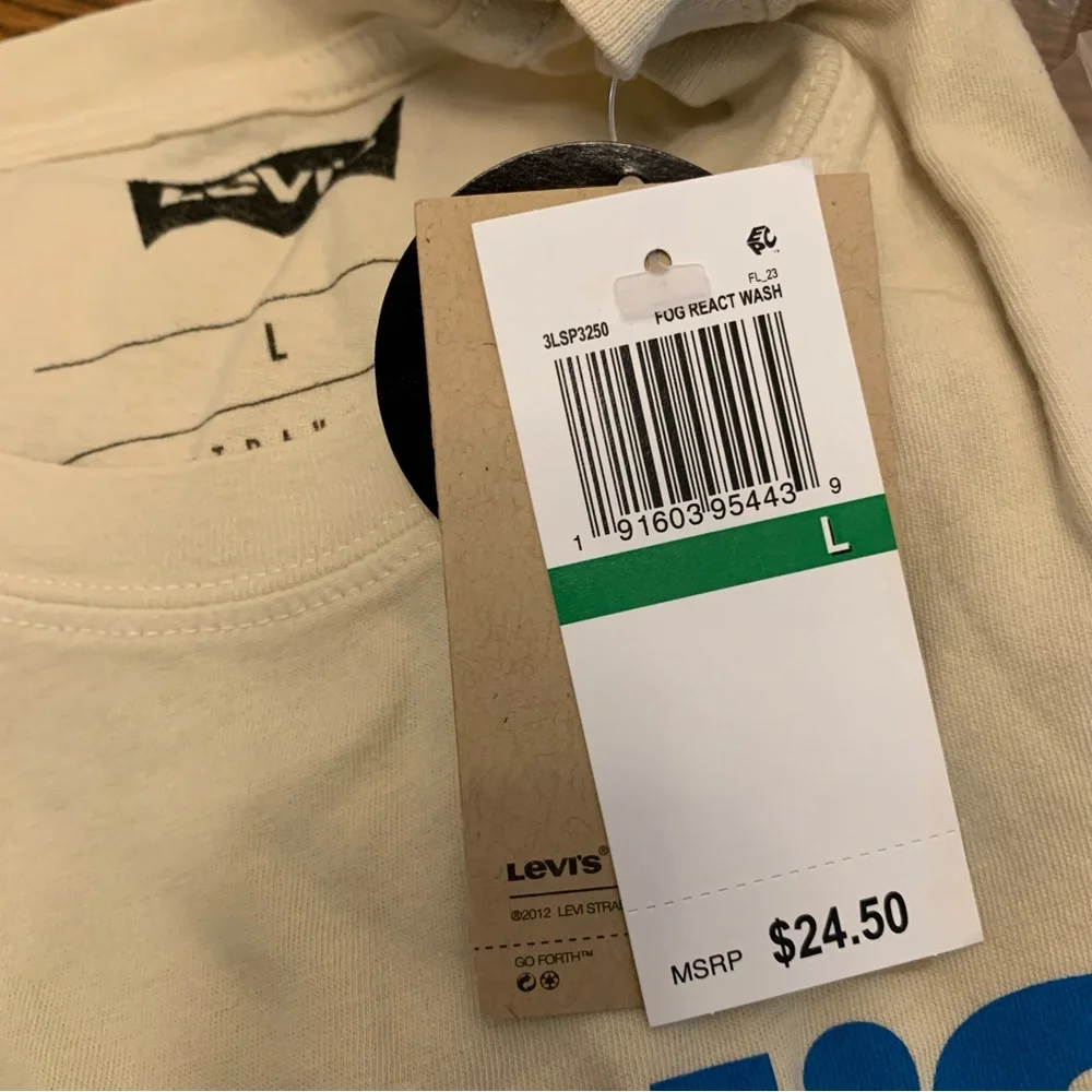 Levi’s Stacked Logo Cream T-shirt Tee Large 100% cotton Unisex